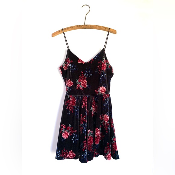 Jumpsuit - Picture 1 of 3